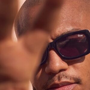 QUAY YADA YADA UNISEX BLACK SUNGLASSES